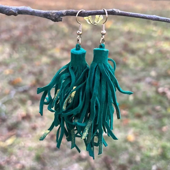 Deep peacock green faux suede earrings - Picture 6 of 9